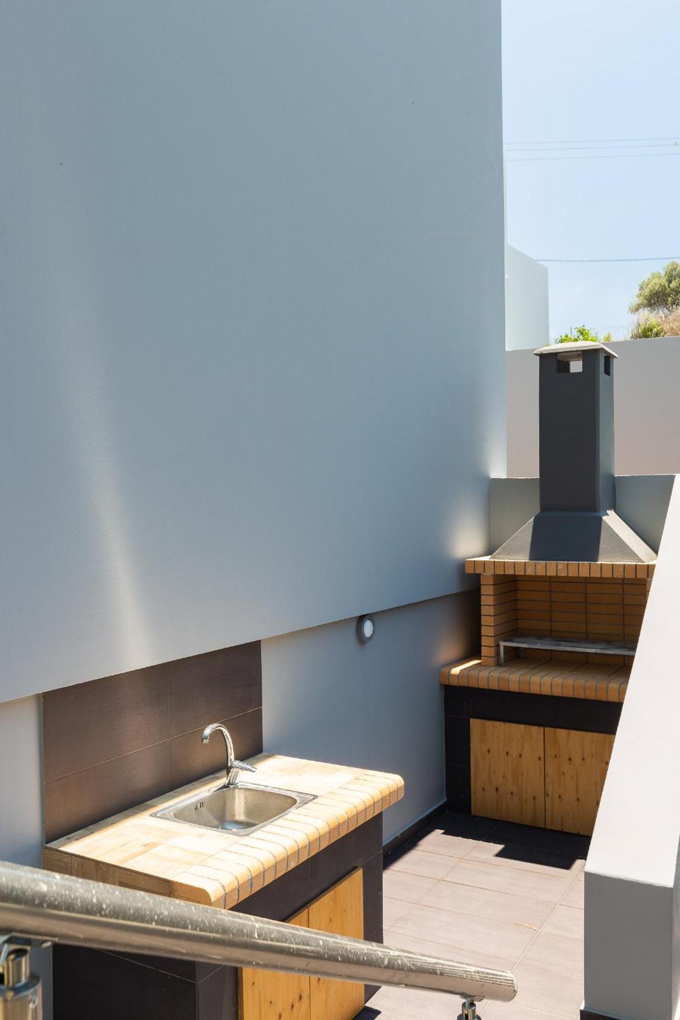 Nisos Villa, Pool & Heated Spawhirlpool, Walking To Beach, By Thinkvilla Sfáka Extérieur photo