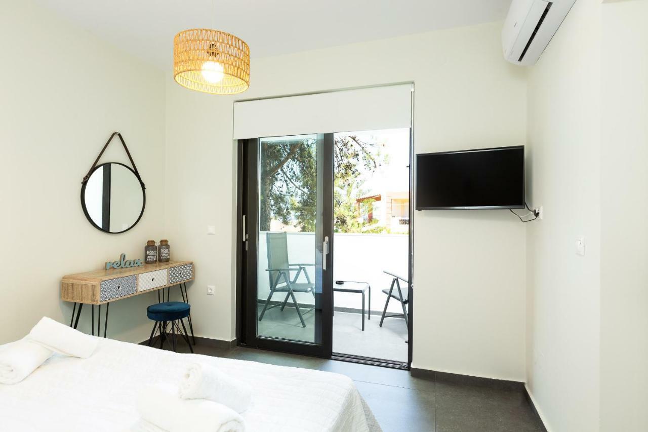 Nisos Villa, Pool & Heated Spawhirlpool, Walking To Beach, By Thinkvilla Sfáka Extérieur photo